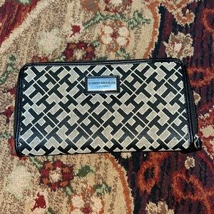 Tommy Hilfiger womens wallet